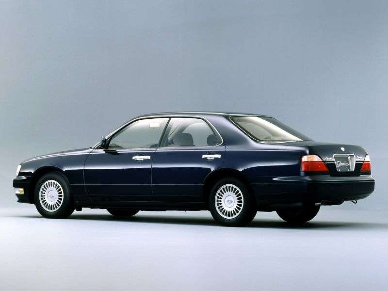 Nissan Gloria Y33hardtop 2.8 AT (1995–1999)