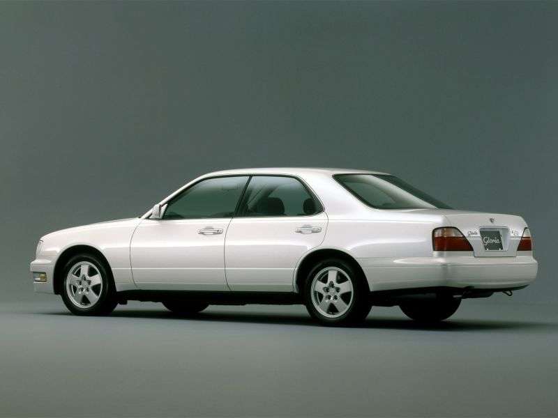Nissan Gloria Y33 hardtop 2.5 AT AWD (1995 1999)