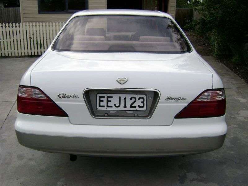Nissan Gloria Y33hardtop 2.5 AT AWD (1995–1999)