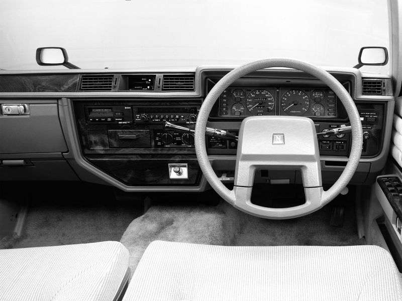 Nissan Gloria 430 hardtop 2.8 MT (1979 1983)