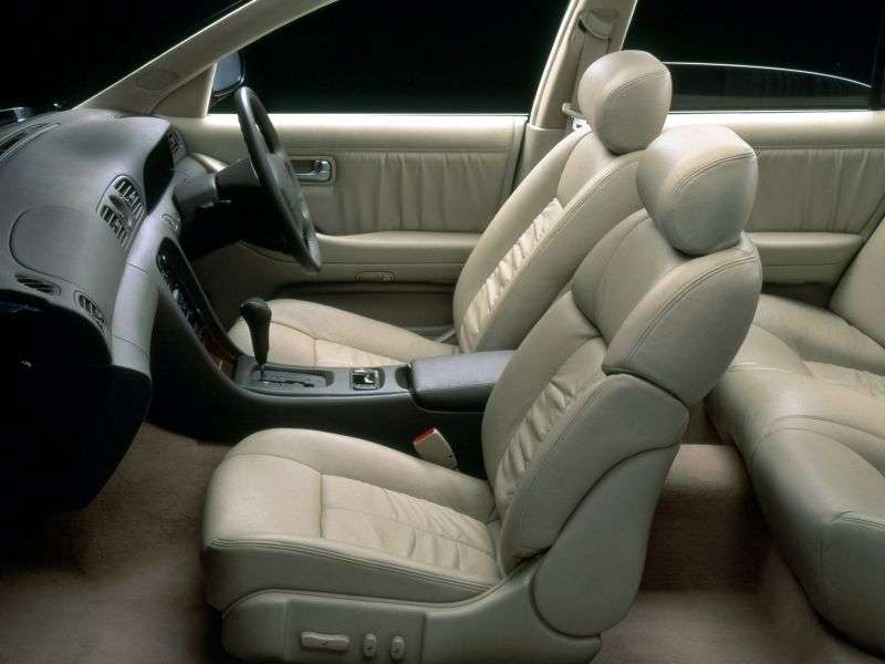 Nissan Leopard Y32sedan 4.1 AT (1992–1996)
