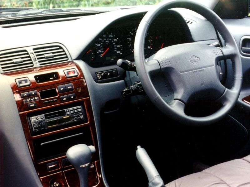 Nissan Maxima A32 sedan 2.5 MT (1995 2000)