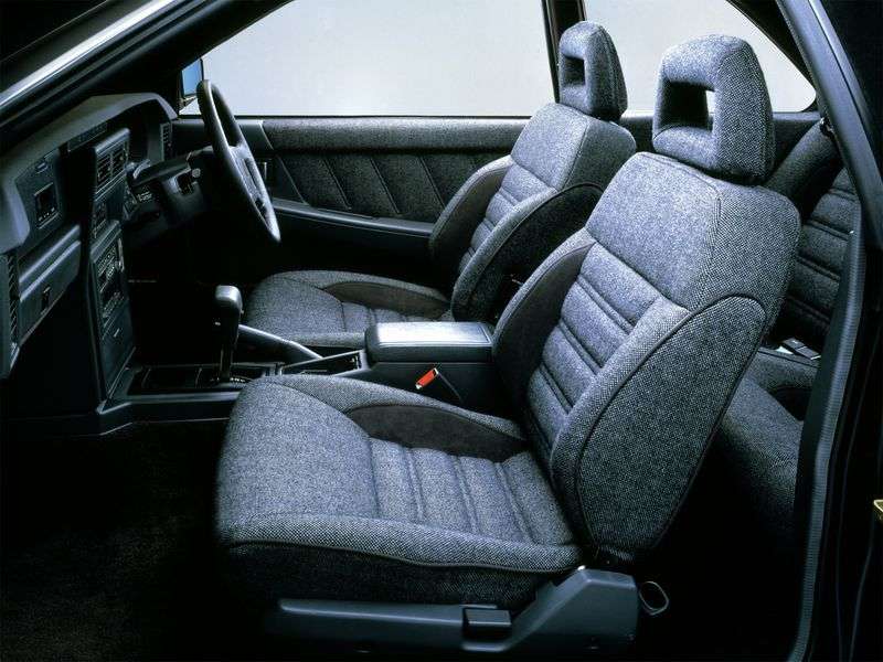 Nissan Leopard F31 Coupe 2.0 T AT (1986 1992)