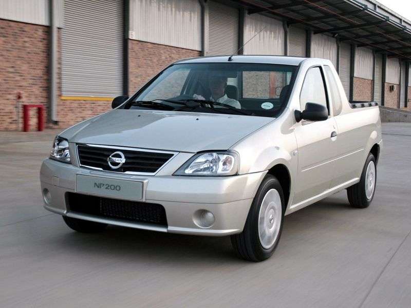 Nissan NP200 pickup pierwszej generacji 1.6 MT (2008 2009)