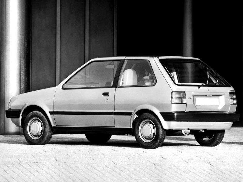 Nissan March K10 hatchback 3 drzwiowy 1,0 MT (1982 1985)