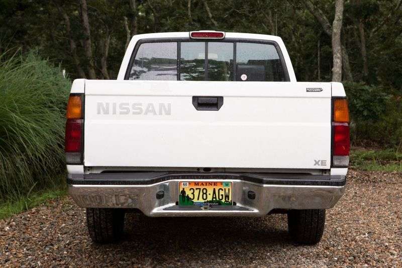 Nissan Pick UP D21 [restyling] Crew Cab pick up 4 bit 2.7 D T AWD MT (1992–1997)