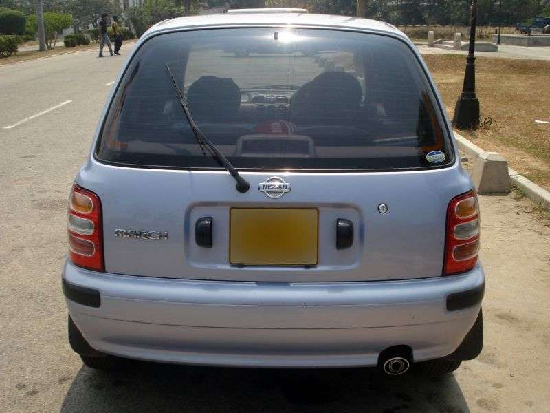 Nissan March K11 [druga zmiana stylizacji] 5 drzwiowy hatchback. 1,4 MT (2000 2002)