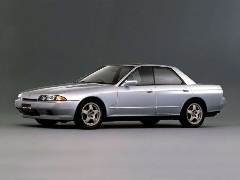 Nissan Skyline R32 sedan 2.0 Turbo MT 4WD (1989 1994)