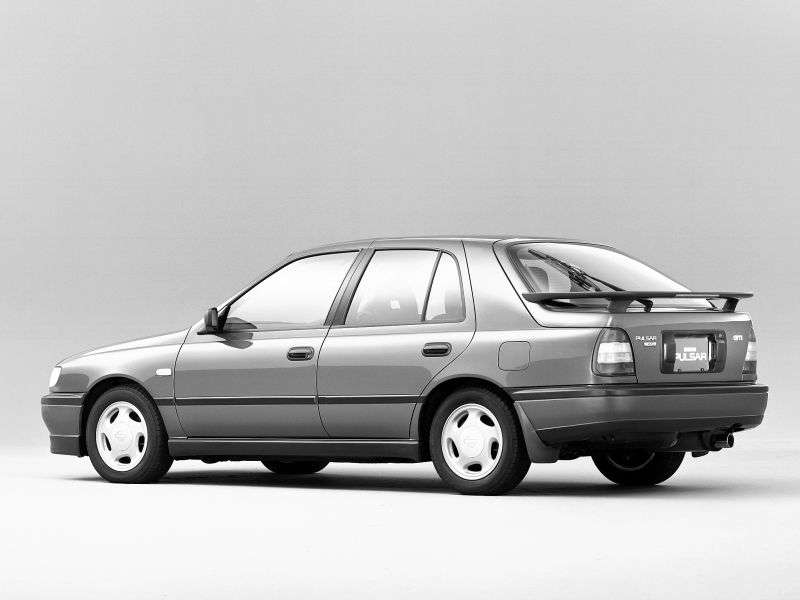 Nissan Pulsar N14 hatchback 5 drzwiowy 1.8 GTI MT (1990 1995)