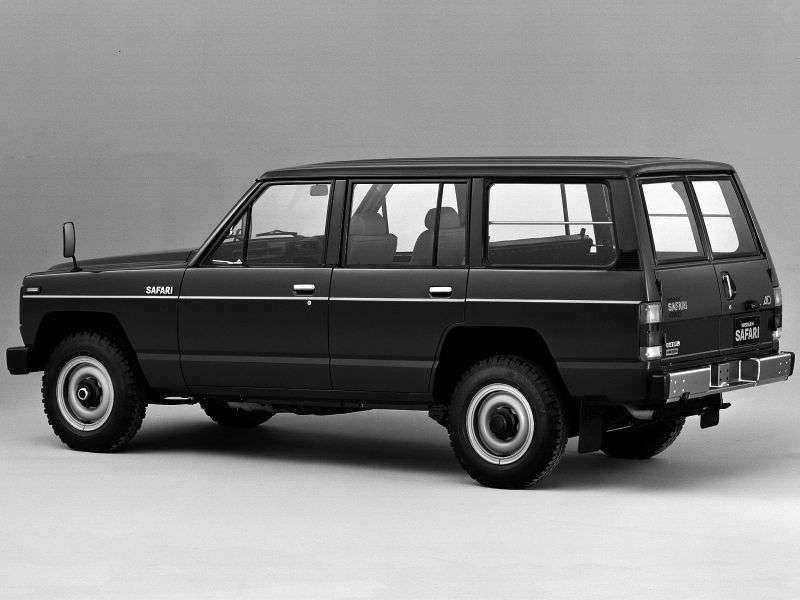 Nissan Safari 160Station Wagon AD Estate 2.8 4WD MT (1980 1985)