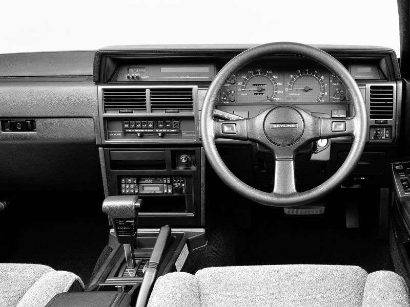 Nissan Skyline R31 sedan 4 drzwiowy 1,8 MT (1987 obecnie)