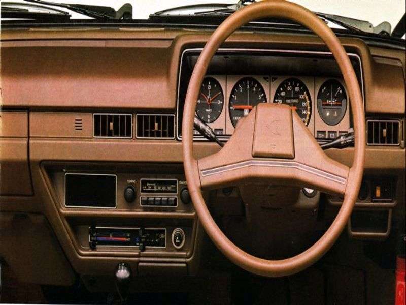 Nissan Pulsar N10 hatchback 5 drzwiowy 1,4 MT (1978 1982)