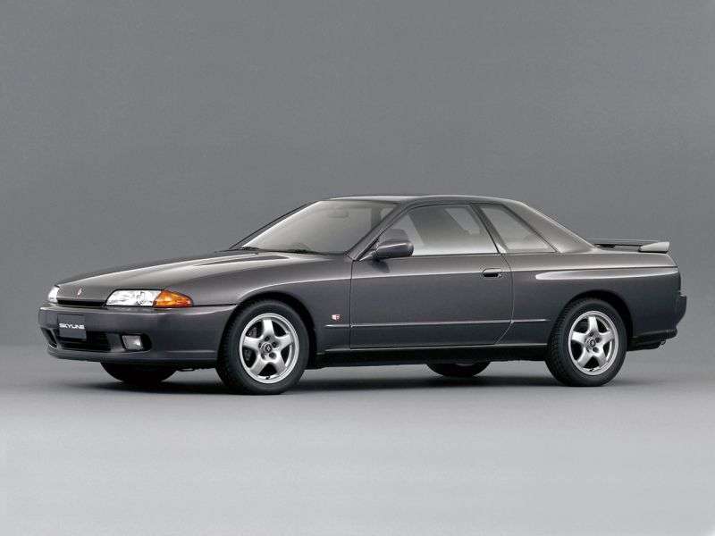 Nissan Skyline R32 coupe 2 drzwiowy 2,0 AT (1989 1994)