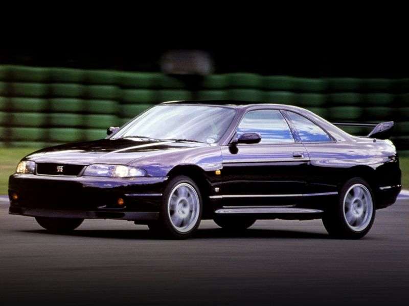 Nissan Skyline R33GT R Coupe 2 drzwiowy 2.6 V spec MT 4WD (1995 1998)