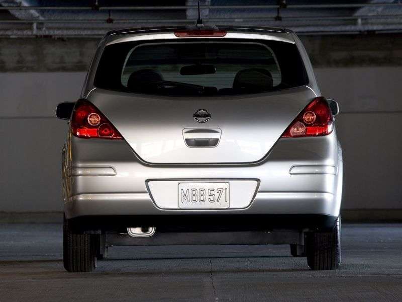 Nissan Versa 1st generation hatchback 1.6 MT (2006–2009)