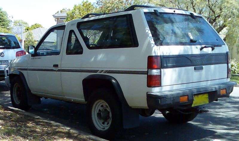 Nissan Terrano WD21 off road 3 dv. 3.0 4WD MT (1990–1995)