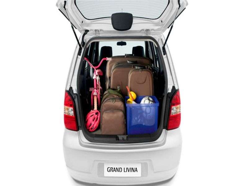 Nissan Livina 1st generation Grand 5 door minivan 1.6 Flex Fuel MT (2007 – present)