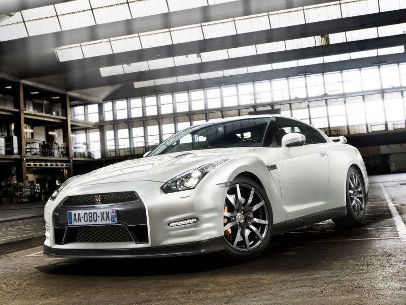 Nissan GT R R35 [restyling] coupe 2 dv. 3.8 Turbo AMT AWD Premium Edition (2010–2011)