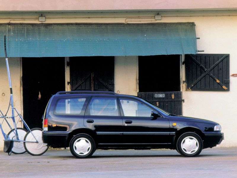 Nissan Sunny Y10 kombi 1.4 MT (1990 1992)