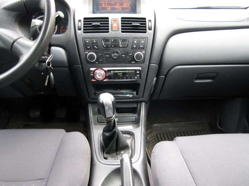 Nissan Sunny N16 sedan 1.8 AT (2000 2003)