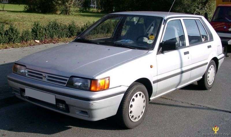 Nissan Sunny N13hetchbek 5 dv. 1.4 LX MT (1988–1991)