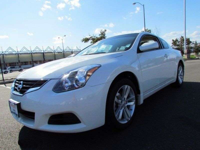 Nissan Altima L32 [restyling] coupe 2.5 MT (2009–2012)