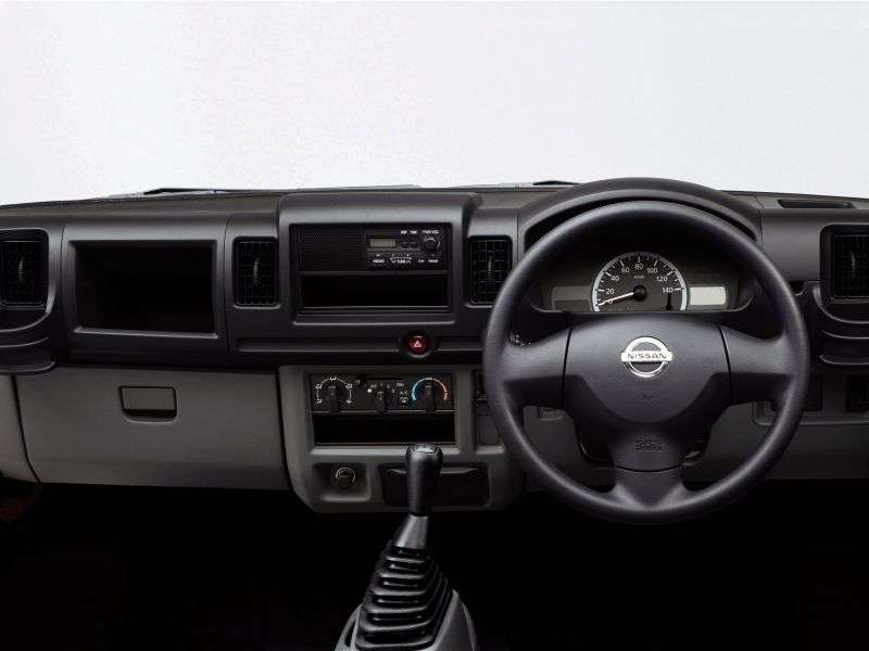 Nissan Clipper U71Rio van 0.7 T MT 4WD (2007–2009)