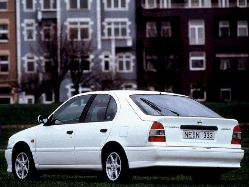 Nissan Primera P10liftback 1.6 MT (1990–1993)
