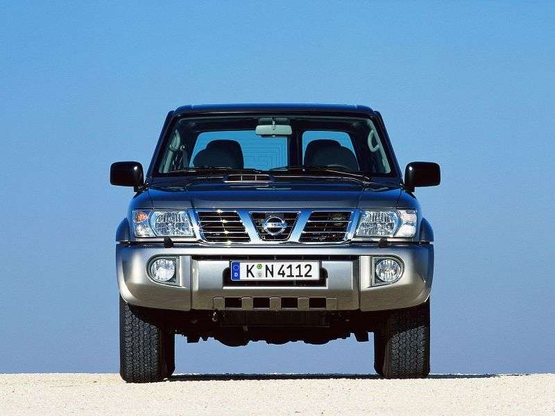Nissan Patrol Y61 5 doors off road car. 4.2 TD AT (1997–2010)