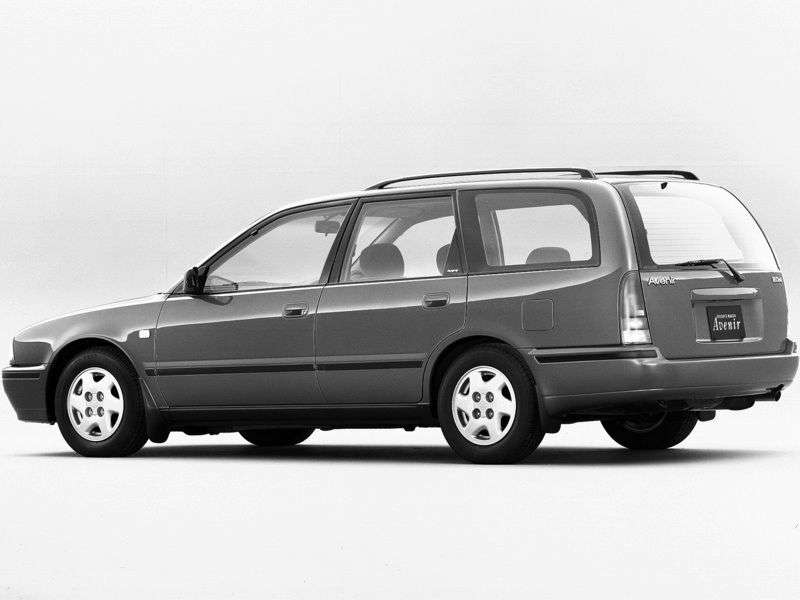 Nissan Avenir W10universal 2.0 D MT (1993–1998)