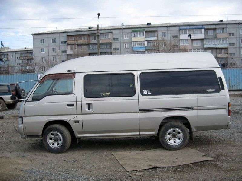 Nissan Caravan E24 Minibus 2.7 D MT 4WD (1997–1999)