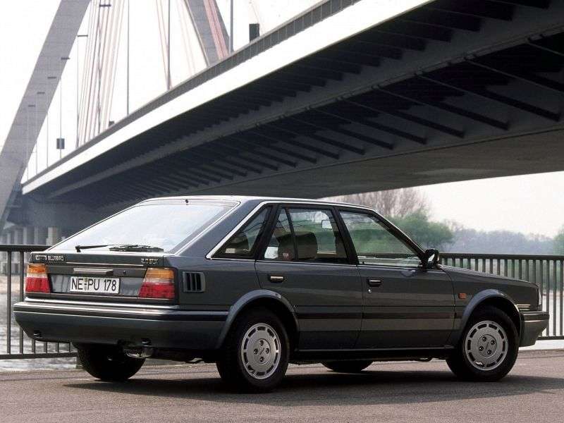 Nissan Bluebird T12 / T72 [druga zmiana stylizacji] hatchback 2.0 MT (1985 1987)