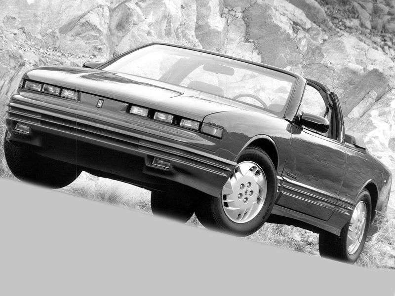 Oldsmobile Cutlass 5.generacji Supreme Convertible 2.3 AT (1987 1997)