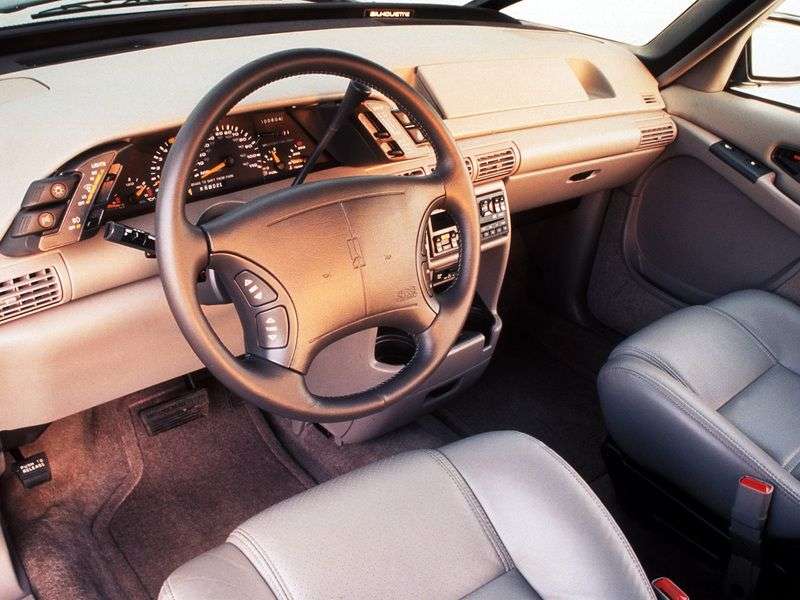 Oldsmobile Silhouette minivan pierwszej generacji 3.1 AT (1989 1996)
