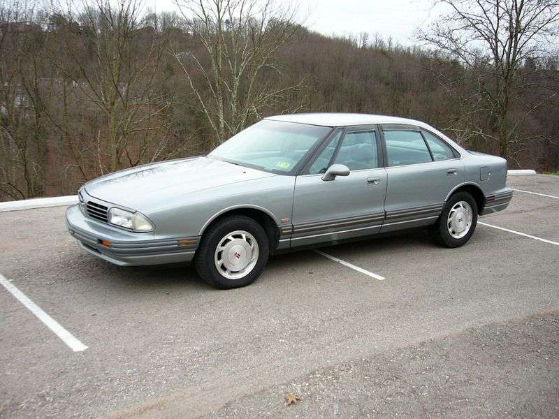 Oldsmobile Eighty Eight sedan 11. generacji 3.8 Supercharger AT (1996 obecnie)
