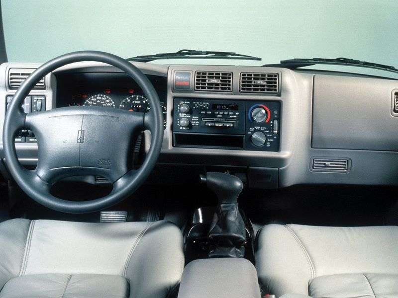Oldsmobile Bravada 2nd generation crossover 4.3 AT (1995–2001)