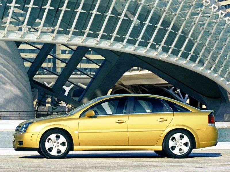 Opel Vectra CGTS Hatchback 3.2 AT (2002–2005)