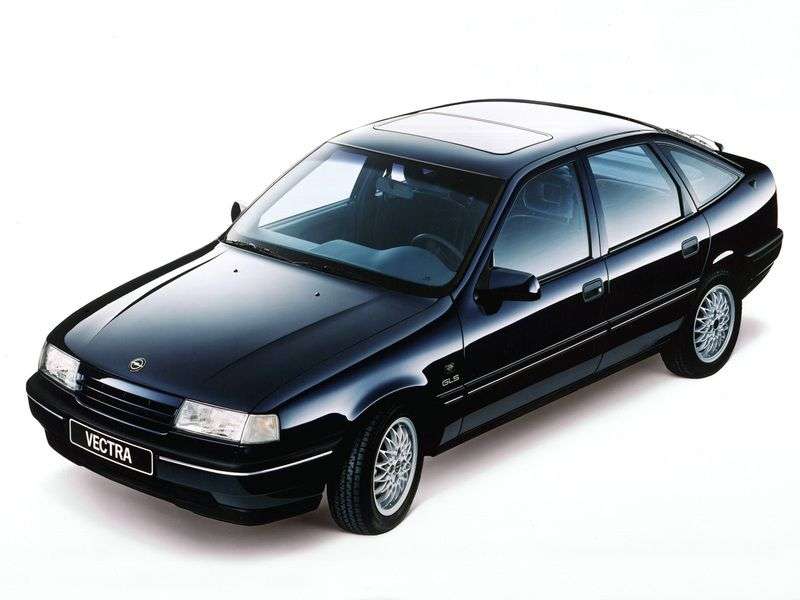 Opel Vectra Achetchbek 1.8 MT (1988–1990)