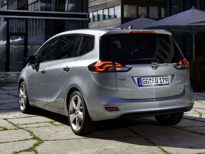 Opel Zafira CTourer minivan 1.4 AT Business Edition (2012 obecnie)