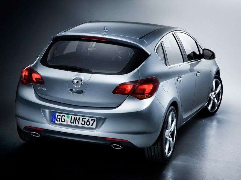 Opel Astra J hatchback 5 drzwiowy 1.6 Turbo w Cosmo (2009 2012)