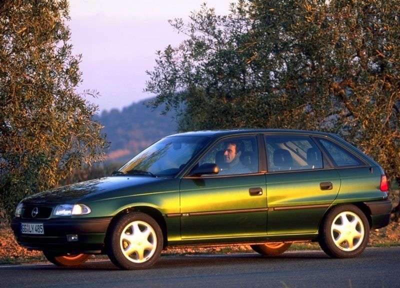 Opel Astra F [zmiana stylizacji] hatchback 5 drzwiowy. 1,6 MT (1994 1998)