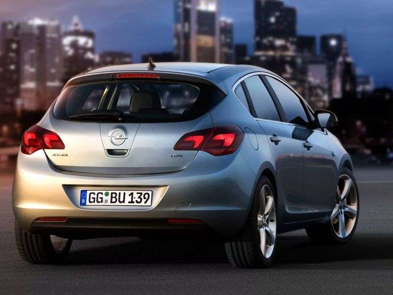 Opel Astra J hatchback 5 drzwiowy 1.6 Turbo w Cosmo (2009 2012)