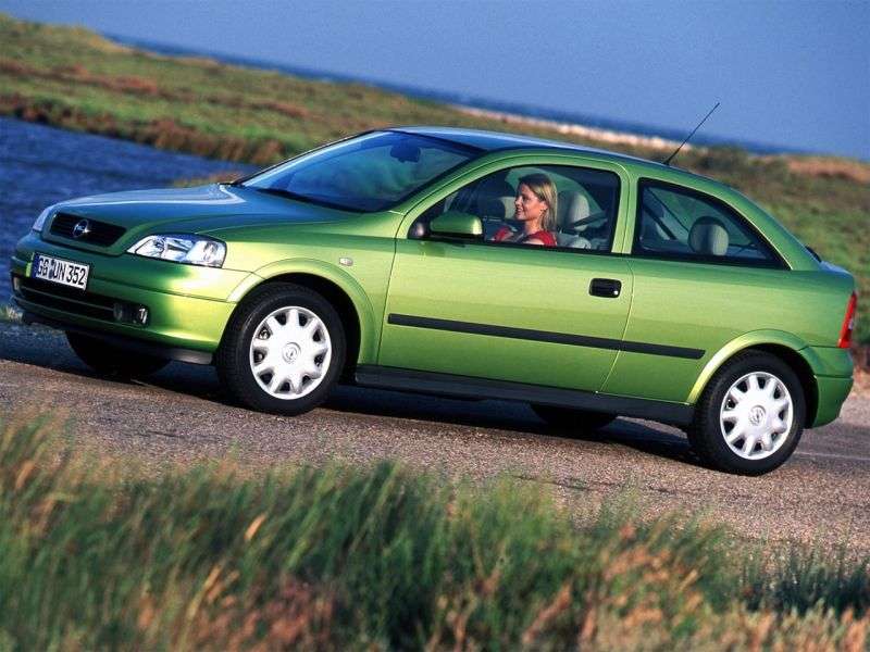 Opel Astra G hatchback 3 drzwiowy 2,0 MT (1998 2004)