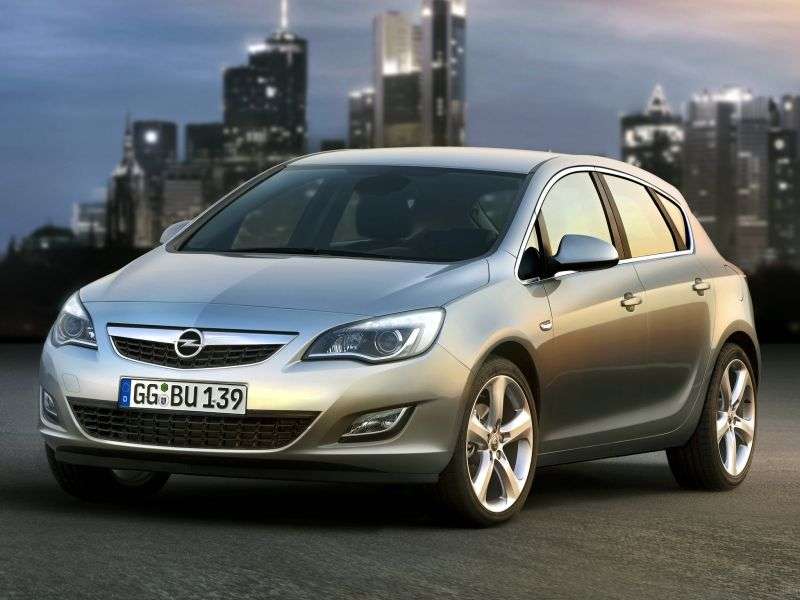 Opel Astra J hatchback 5 drzwiowy 1,6 MT Cosmo (2009 2012)