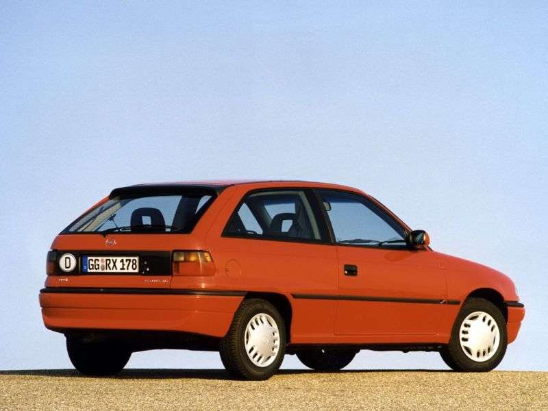 Opel Astra F [zmiana stylizacji] hatchback 1.4 MT (1994 1996)