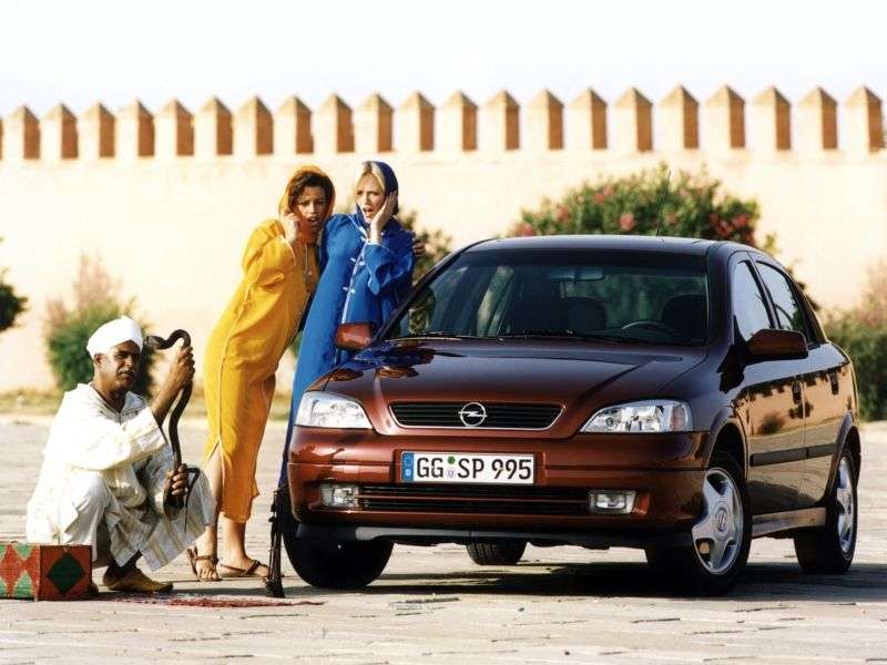 Opel Astra G hatchback 5 drzwiowy 2,0 MT (1998 2004)