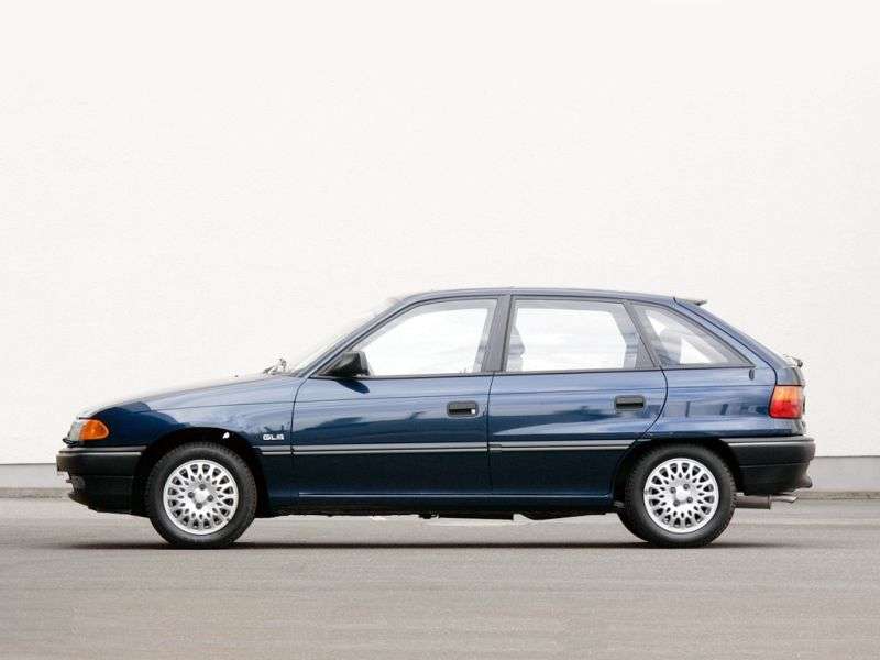 Opel Astra F hatchback 5 drzwiowy 1,7 D MT (1992 1994)