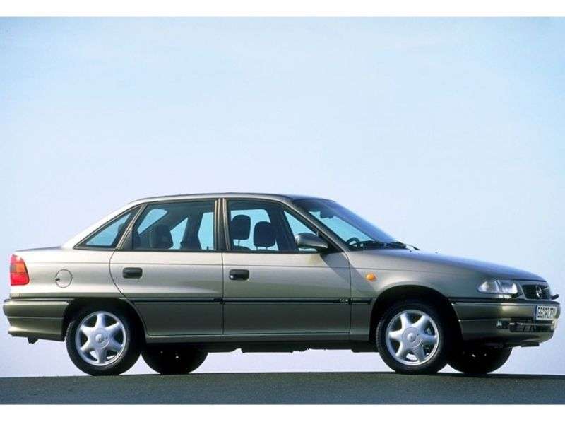 Opel Astra F [zmiana stylizacji] sedan 1.6 MT (1994 1996)