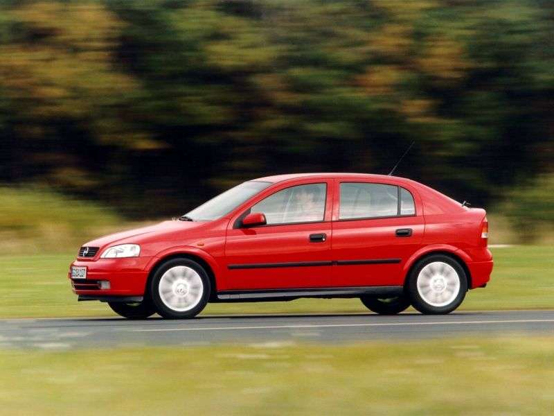 Opel Astra G hatchback 5 drzwiowy 2,2 MT (1998 2004)