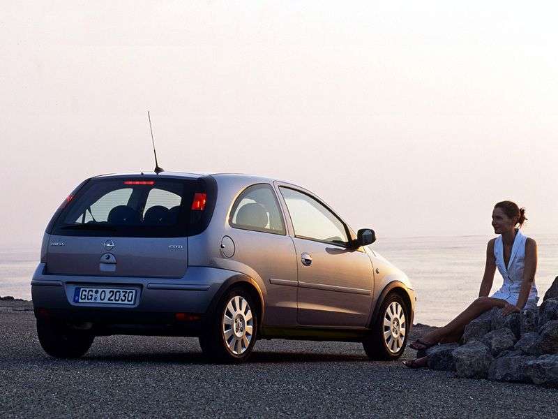 Opel Corsa C [zmiana stylizacji] hatchback 3 drzwiowy. 1,2 mln ton (2003 2004)